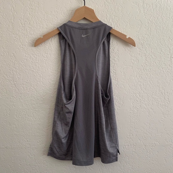 Nike - Dry Fit, Mesh Back Running Tank in Grey - Size : S - Picture 3 of 5
